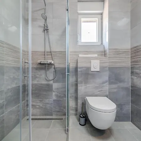 Deluxe With Private Garden, Appartement *