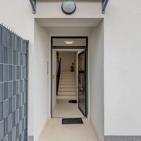 Deluxe With Private Garden, * טרוגיר