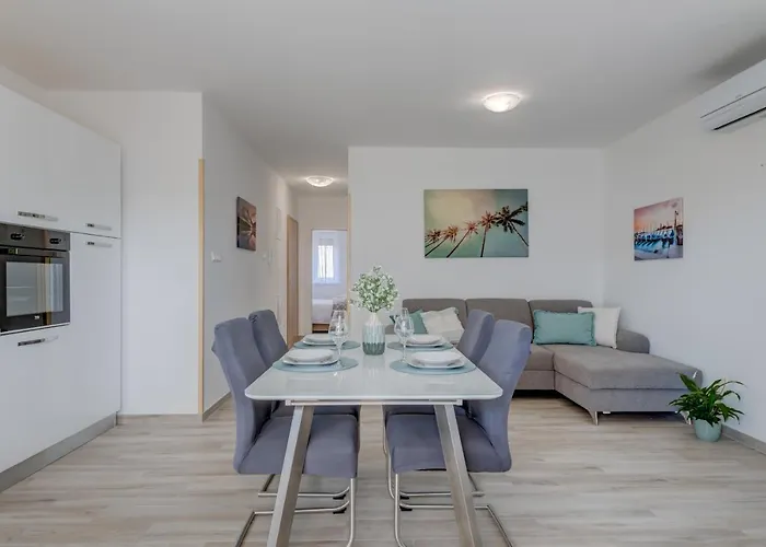 Deluxe With Private Garden, * Trogir