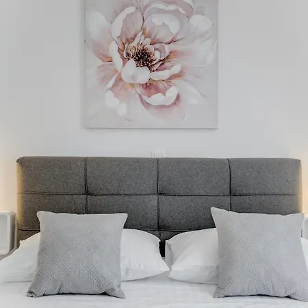 Deluxe With Private Garden, * Trogir
