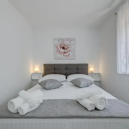 Deluxe With Private Garden, * Trogir