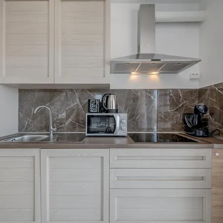 Deluxe With Private Garden, Апартаменти *