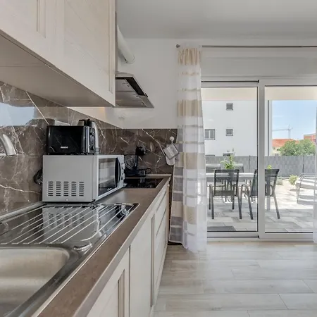 Deluxe With Private Garden, *