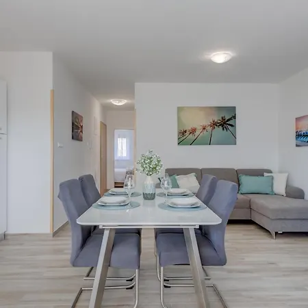 Deluxe With Private Garden, * Trogir