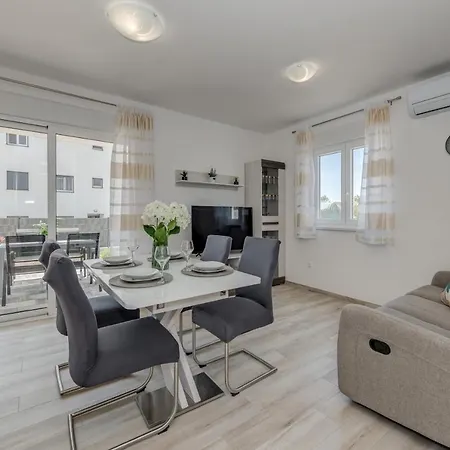 Deluxe With Private Garden, * Trogir