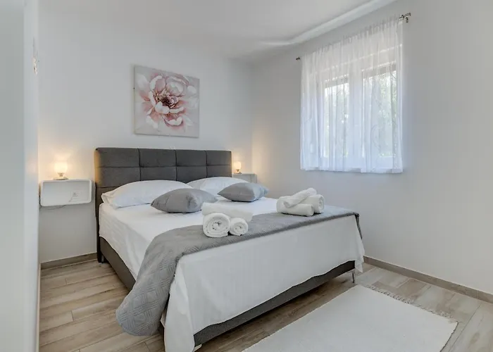 Deluxe With Private Garden, Lägenhet *