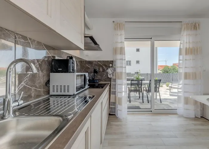 Deluxe With Private Garden, *