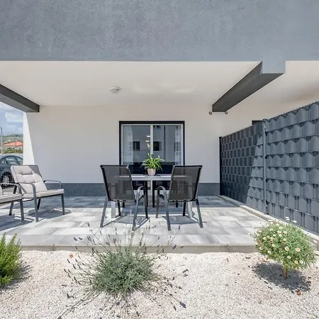 Deluxe With Private Garden, * Trogir