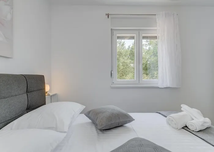 Apartamento Deluxe With Private Garden,
