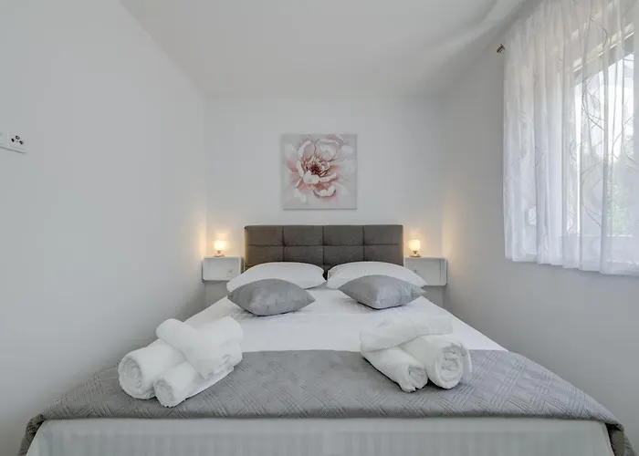 Deluxe With Private Garden, * Trogir