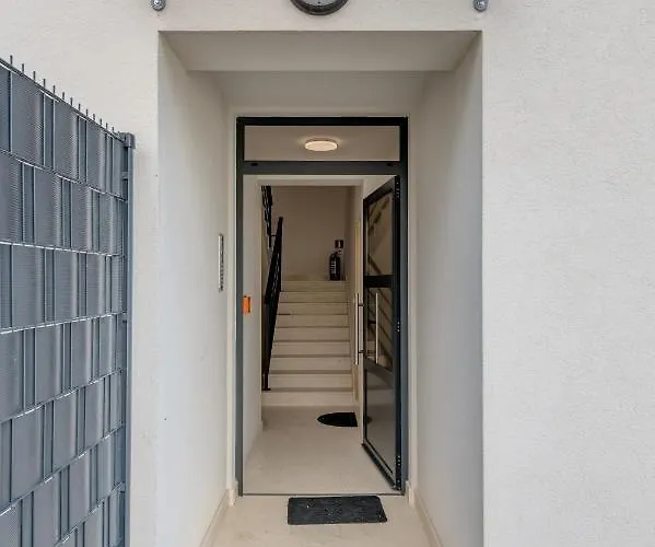 Deluxe With Private Garden, * Trogir