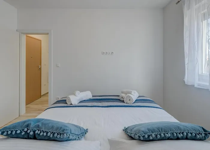 Apartamento Deluxe With Private Garden,